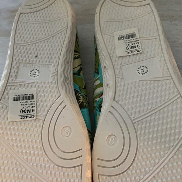 NWT Arizona Jeans Lacy Shoe Canvas Floral Sneaker Slip In Pink, Blue, Green Sz 9 - Picture 5 of 10